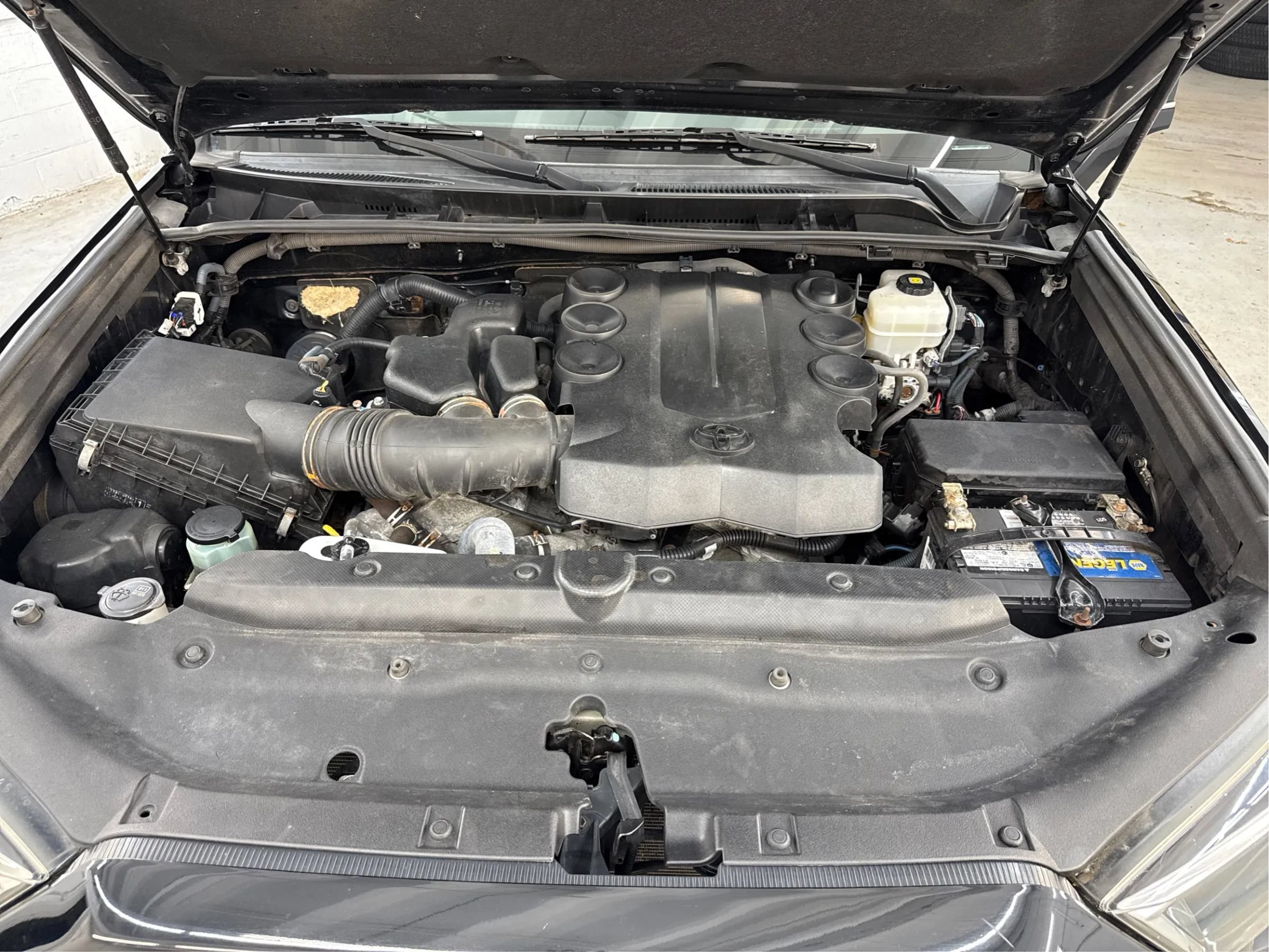 Used 2017 Toyota 4Runner SR5 AWD/4WD image 28