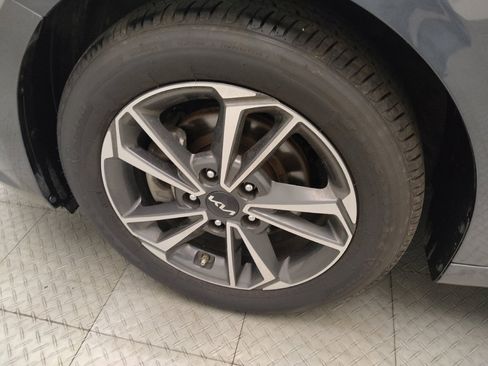 Used 2023 Kia Forte LXS FWD image 31