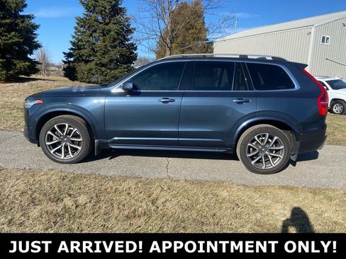 Used 2018 Volvo XC90 T6 Momentum w/ Convenience Package image 2