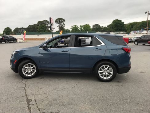 Used 2024 Chevrolet Equinox LT w/ Driver Convenience Package FWD image 8