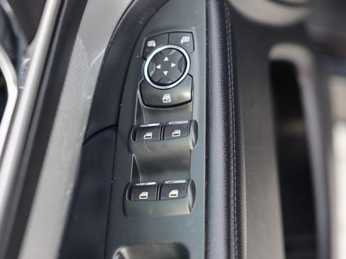 Used 2017 Ford Explorer XLT w/ Equipment Group 201A FWD image 14