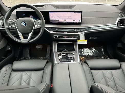 Certified 2025 BMW X5 xDrive50e w/ Premium Package image 21