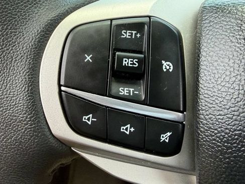 Used 2023 Ford Explorer XLT w/ Equipment Group 202A RWD image 29
