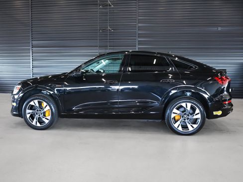 Used 2022 Audi e-tron Premium w/ Convenience Plus Package image 14