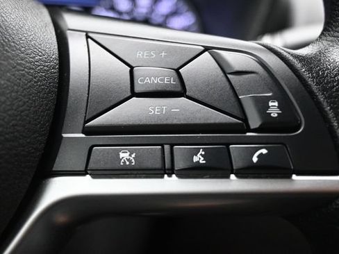 Used 2025 Nissan Sentra SV FWD image 18