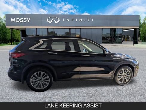 Certified 2025 INFINITI QX50 Pure image 6