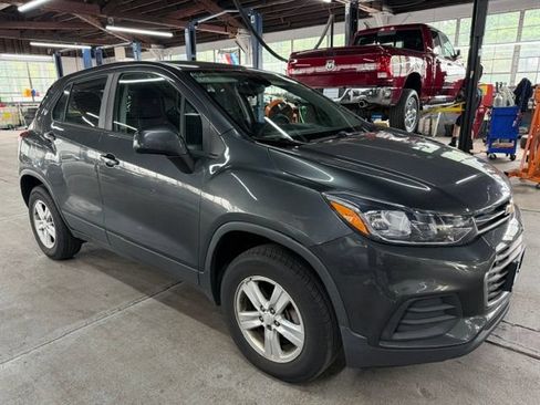 Used 2019 Chevrolet Trax LS AWD/4WD image 5
