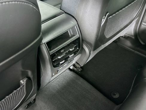 Certified 2024 Jeep Grand Cherokee Limited w/ Black Appearance Package AWD/4WD image 38