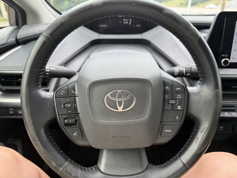 Used 2024 Toyota Prius LE FWD image 10