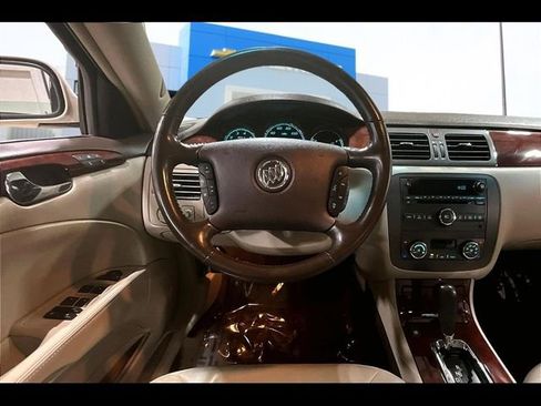 Used 2010 Buick Lucerne CXL image 8