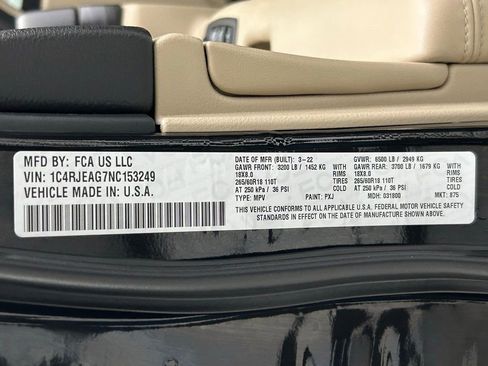 Certified 2022 Jeep Grand Cherokee Laredo E image 29