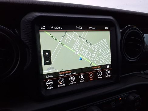 Used 2022 Jeep Gladiator Sport AWD/4WD image 16