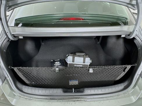 Certified 2025 Hyundai Elantra SE image 25