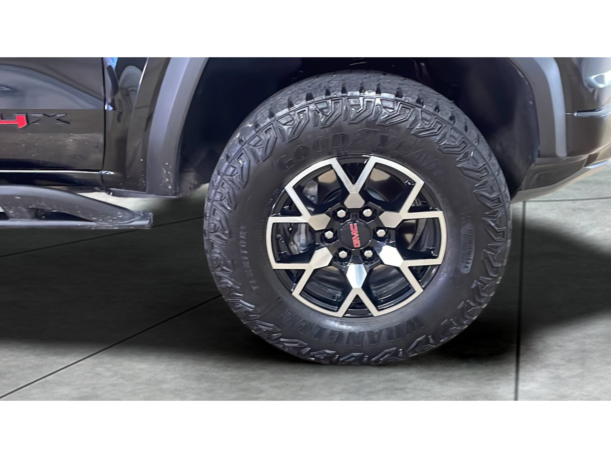 Used 2024 GMC Canyon AT4X AWD/4WD image 19
