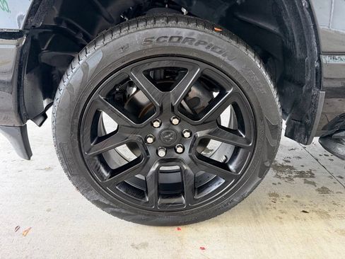 Used 2024 RAM 1500 Laramie AWD/4WD image 15