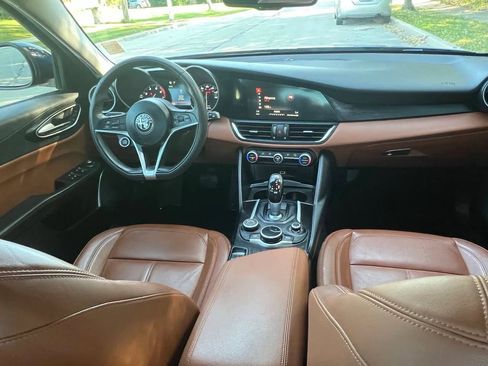 Used 2018 Alfa Romeo Giulia image 25