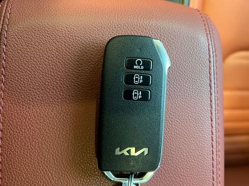 Certified 2025 Kia Sportage SX Prestige AWD/4WD image 25