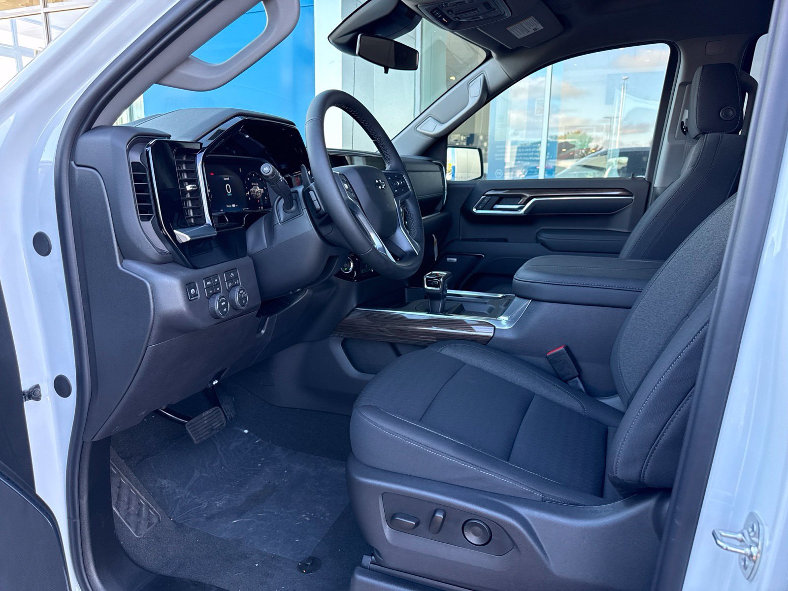 New 2026 Chevrolet Silverado 1500 RST w/ Z71 Off-Road Package AWD/4WD image 15