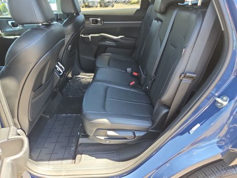 Used 2024 Kia Sorento S w/ Panoramic Sunroof Package FWD image 21