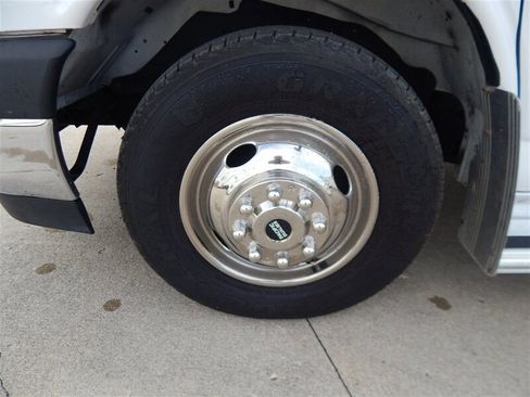 Used 2020 Chevrolet Express 4500 w/ RV Package image 23