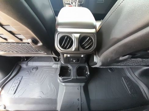 Used 2020 Jeep Gladiator Rubicon AWD/4WD image 47
