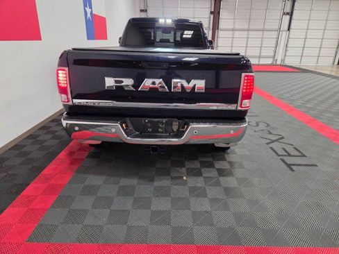 Used 2017 RAM 3500 Laramie Longhorn image 27
