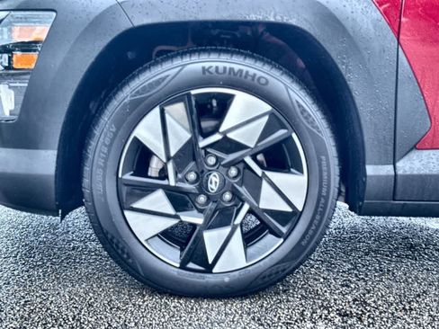 Used 2024 Hyundai Kona SEL w/ Convenience Package FWD image 11
