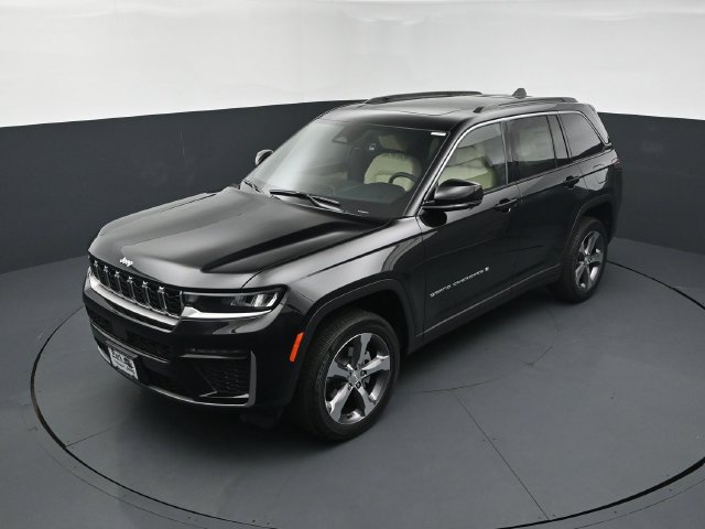 New 2026 Jeep Grand Cherokee Limited w/ Trailer Tow Package AWD/4WD image 14