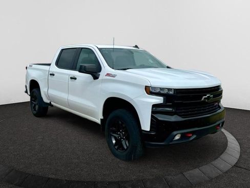 Used 2022 Chevrolet Silverado 1500 LT Trail Boss w/ Convenience Package II image 3