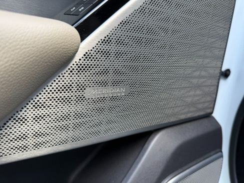 Used 2018 Land Rover Range Rover Velar R-Dynamic SE image 13