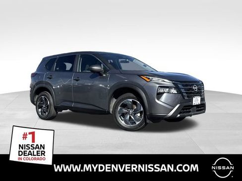 Used 2024 Nissan Rogue SV image 1