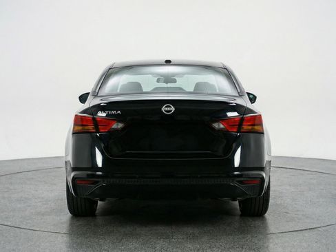 Used 2025 Nissan Altima 2.5 SV FWD image 7