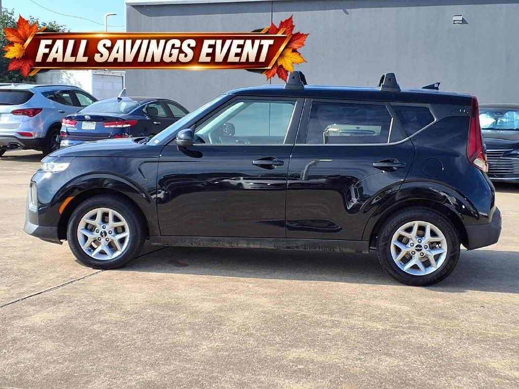Certified 2022 Kia Soul LX w/ Technology Package FWD image 5