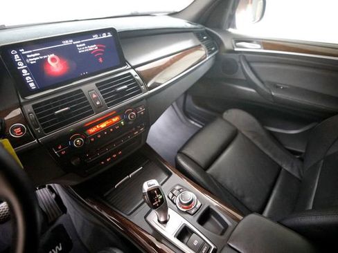 Used 2011 BMW X5 xDrive35d image 8