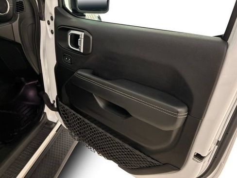 Used 2021 Jeep Wrangler Unlimited Sahara AWD/4WD image 15