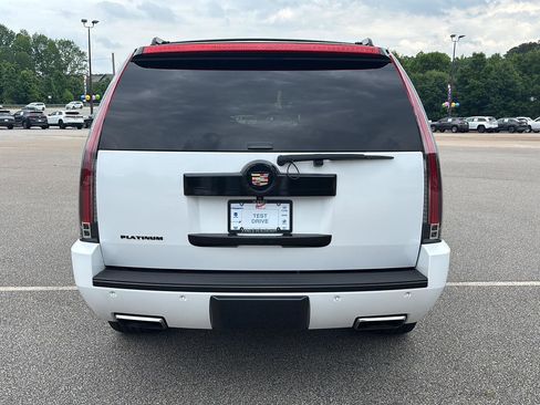 Used 2012 Cadillac Escalade Platinum AWD/4WD image 4