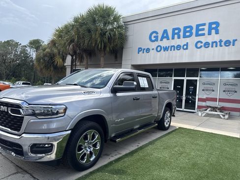 Used 2025 RAM 1500 Big Horn AWD/4WD image 2