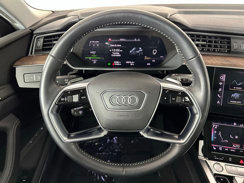 Used 2019 Audi e-tron Premium Plus image 9