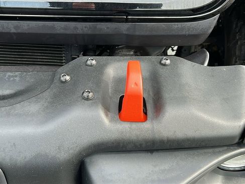 Used 2024 Jeep Gladiator Mojave w/ Technology Group image 28