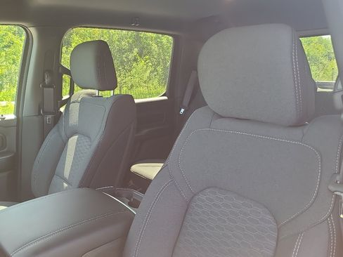 New 2026 RAM 1500 Express AWD/4WD image 16