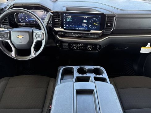 Used 2025 Chevrolet Silverado 2500 LT w/ Convenience Package image 21
