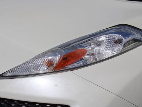 Used 2012 Nissan Juke SL w/ Sport Pkg AWD/4WD image 9