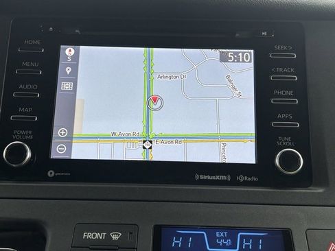 Used 2020 Toyota Sienna XLE w/ XLE Navigation Package image 26