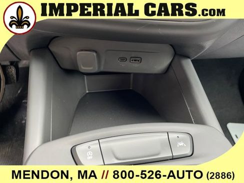 New 2026 Chevrolet Trax RS w/ Sunroof Package image 32