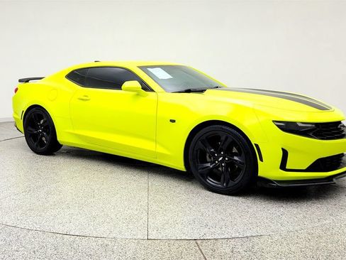 Used 2019 Chevrolet Camaro LT RWD image 3