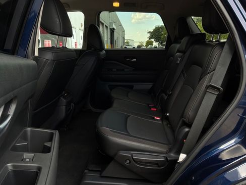 Used 2026 Nissan Pathfinder SL AWD/4WD image 12