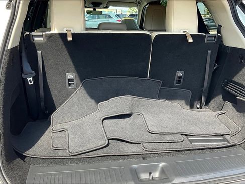 Certified 2025 INFINITI QX60 Luxe image 36