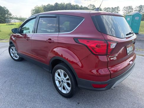 Used 2019 Ford Escape SE FWD image 6