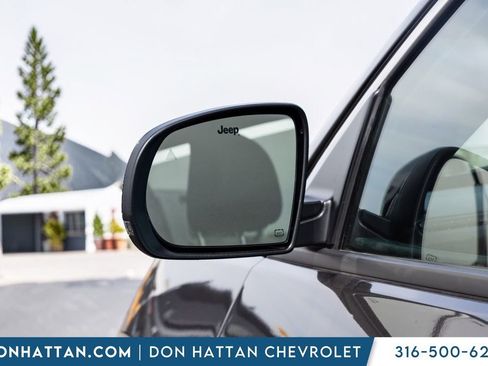 Used 2024 Jeep Compass Limited image 30