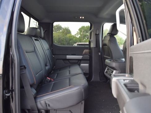 New 2026 Ford F250 Lariat w/ Black Appearance Package image 22